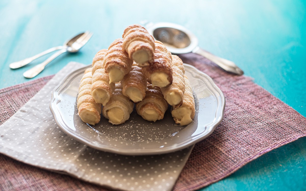 Cannoli Alla Crema Ricetta Con Pasta Sfoglia Agrodolce