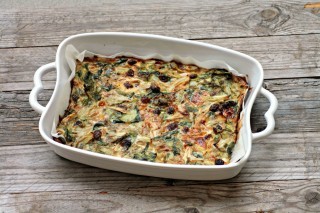 Frittata Con Indivia Scarola E Uvetta La Ricetta Agrodolce