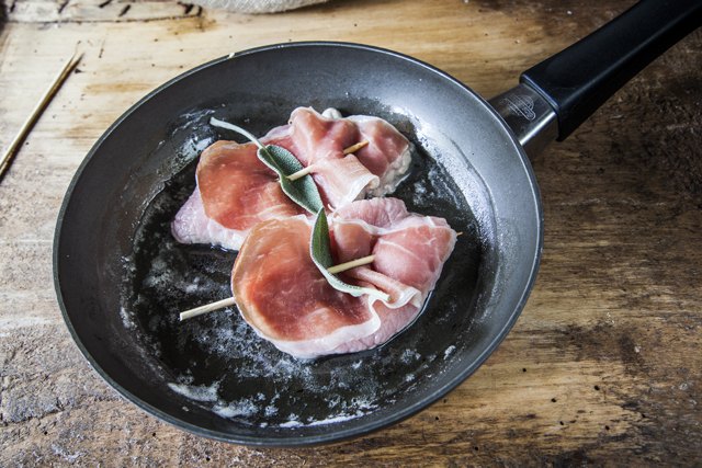 I saltimbocca alla romana cotti in padella