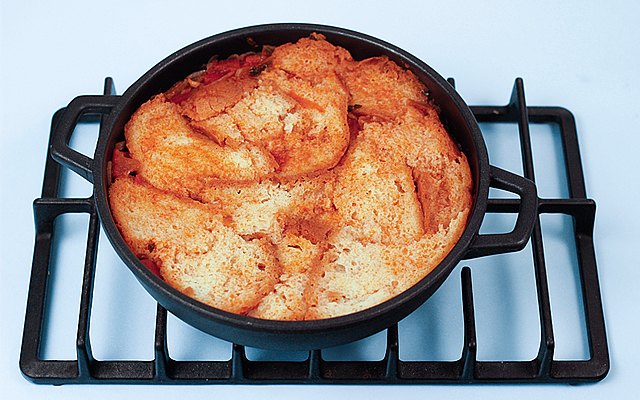 Il pane è unito al pomodoro