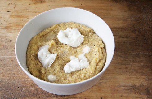 La preparazione della polenta concia