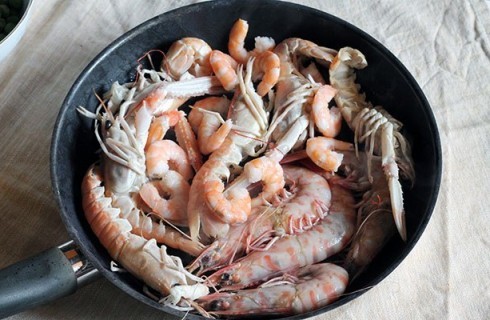 Gamberi, mazzancolle e scampi per la paella