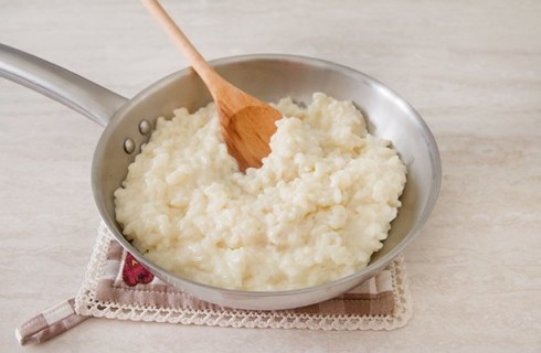 La cottura del riso per la torta di riso