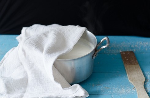 Il riposo della ricotta fatta in casa