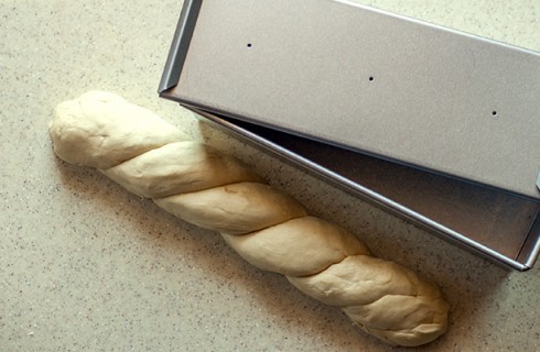 Pane in cassetta intrecciato
