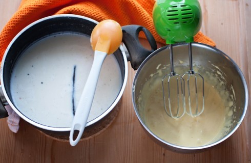 La preparazione del gelato al pistacchio