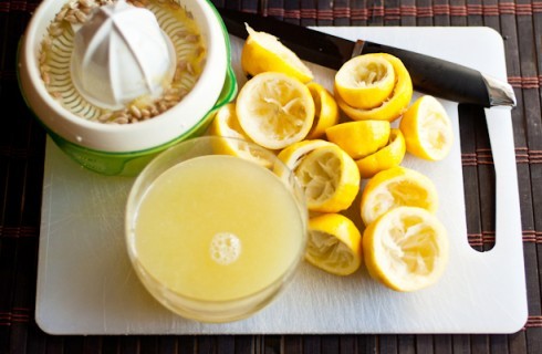 La preparazione del sorbetto al limone
