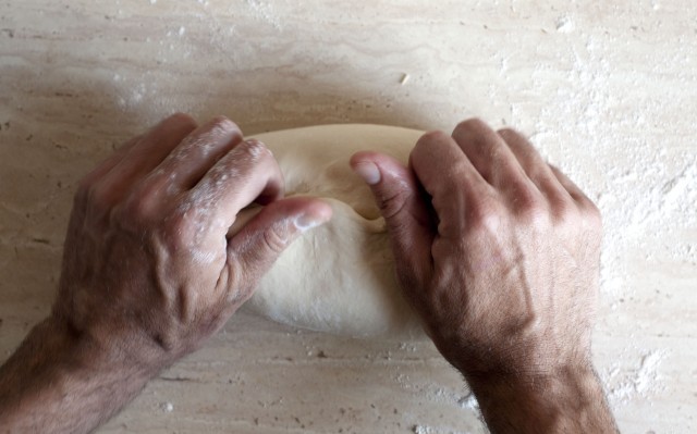 Preparazione della focaccia croccante