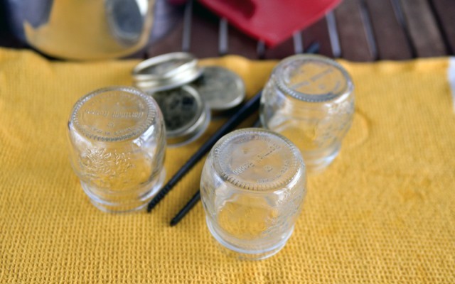 sterilizzazione dei vasetti per i peperoni sott'olio