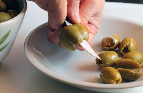 La preparazione delle olive all'ascolana