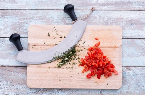 La preparazione del pesce spada gratinato