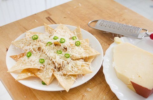 La preparazione dei nachos