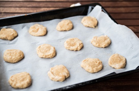 La preparazione dei biscotti senza burro