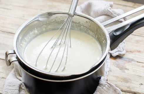 La preparazione della pasta ai 4 formaggi