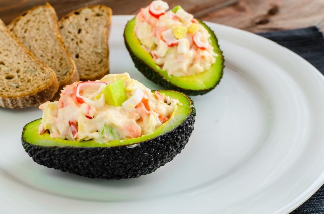 insalata di pesce e avocado