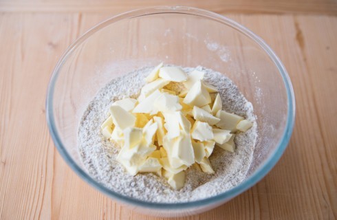 La preparazione della linzer torte