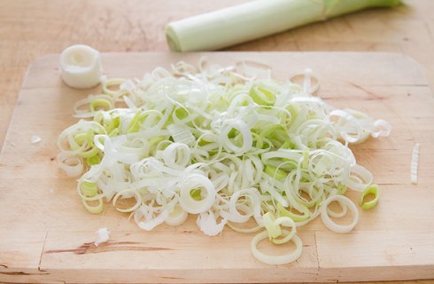 La preparazione del risotto ai porri