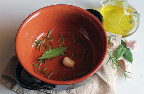 la preparazione della zuppa di castagne e ceci