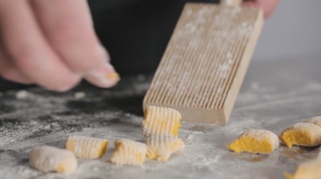 Gnocchi di zucca - 8 formate gli gnocchi