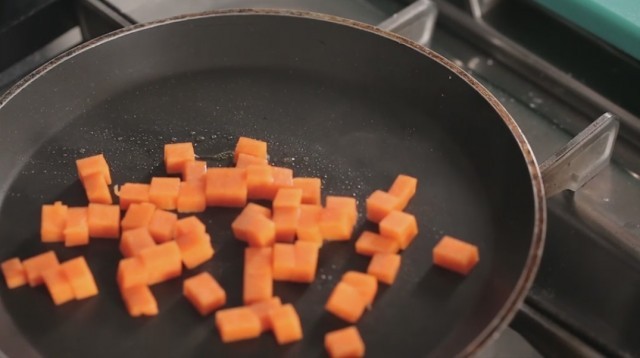 risotto alla zucca - rosolate la zucca