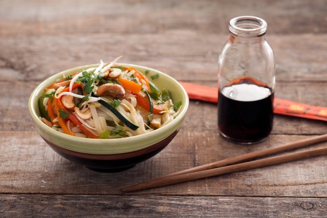 spaghetti di riso con verdure