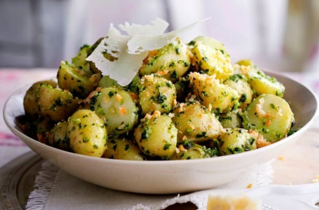 insalata di patate al pesto