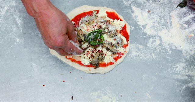 pizza-margherita-con-i-funghi-a1740-3