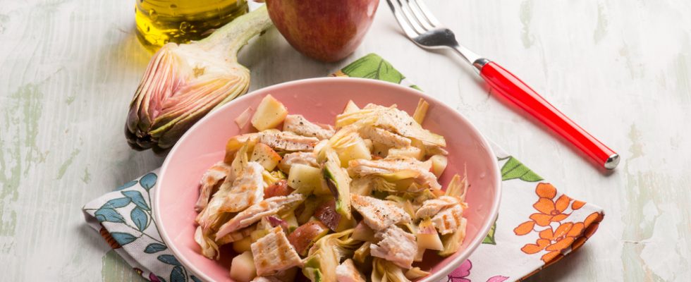 Ricetta Insalata di pollo, mele e carciofi: pranzo leggero e con gusto ...