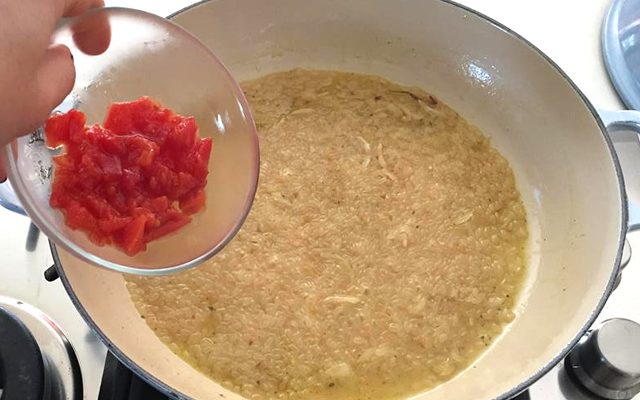 risotto-pomodoro-stracciatella-step-1