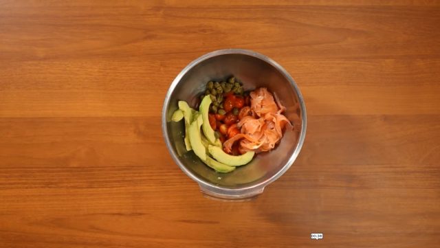 insalata-di-farro-salmone-e-avocado-step-3