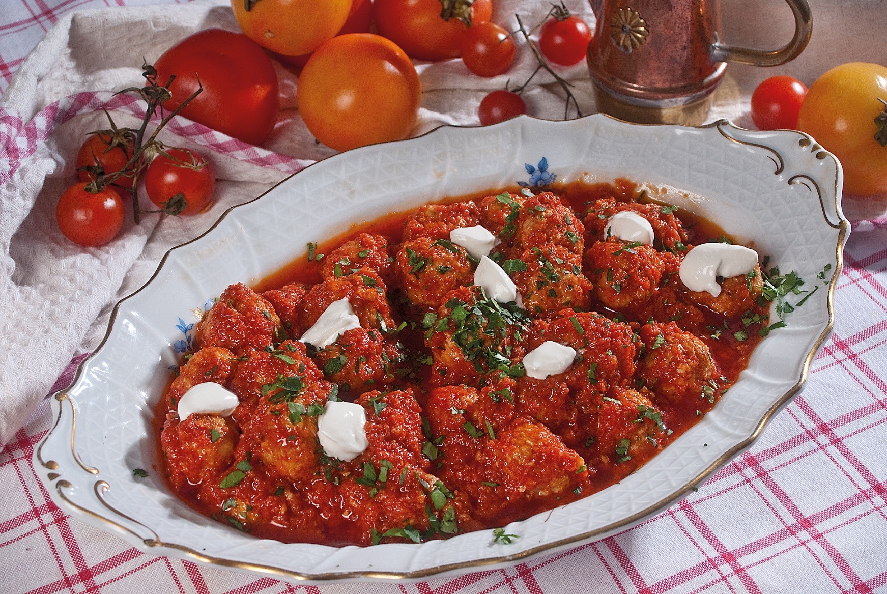 Arrosticini di carne macinata con salsa allo yogurt - Ricette al Volo