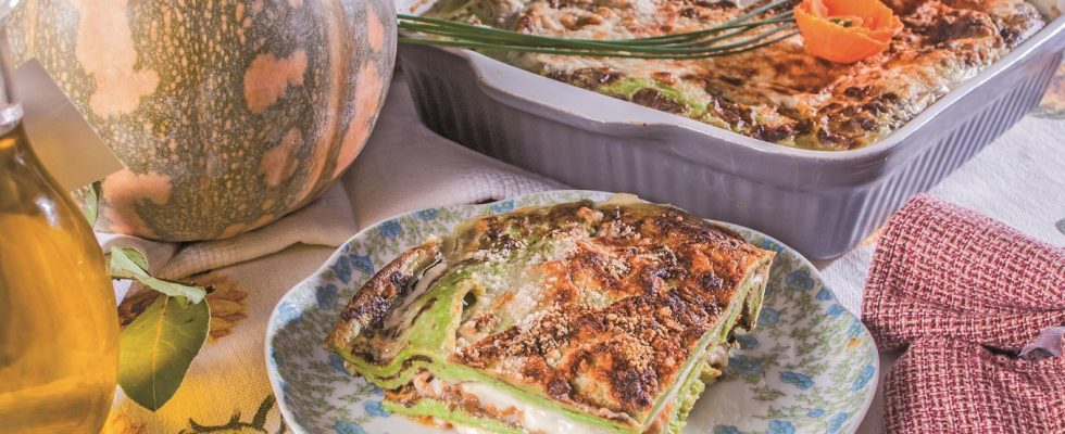 Lasagne Di Crespelle Verdi Con Zucca E Toma Un Primo Piatto Vegetariano Saporito E Colorato