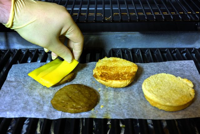 veg-burger-con-salsa-romesco-a1974-2