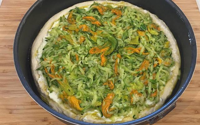 pizza-con-zucchine-fiori-di-zucca-e-ricotta-4