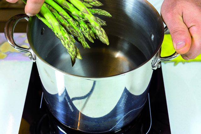 roastbeef-tradizionale-con-insalata-di-asparagi-e-scalogni-confit-a1878-4