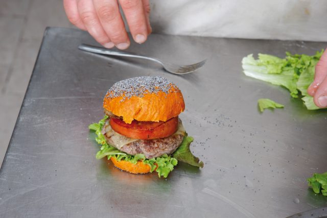 burger-con-pane-alla-paprika-16