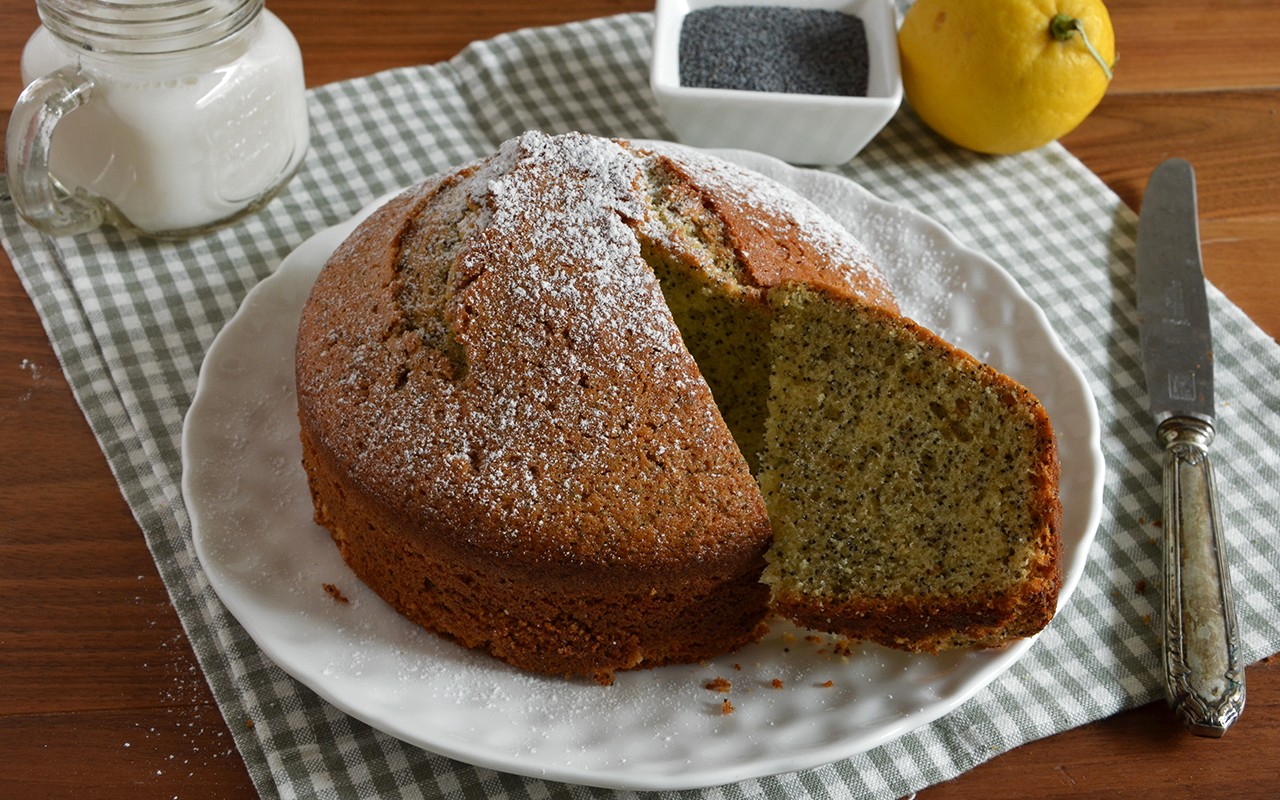 Ricetta Torta ai semi di papavero: per iniziare la ...