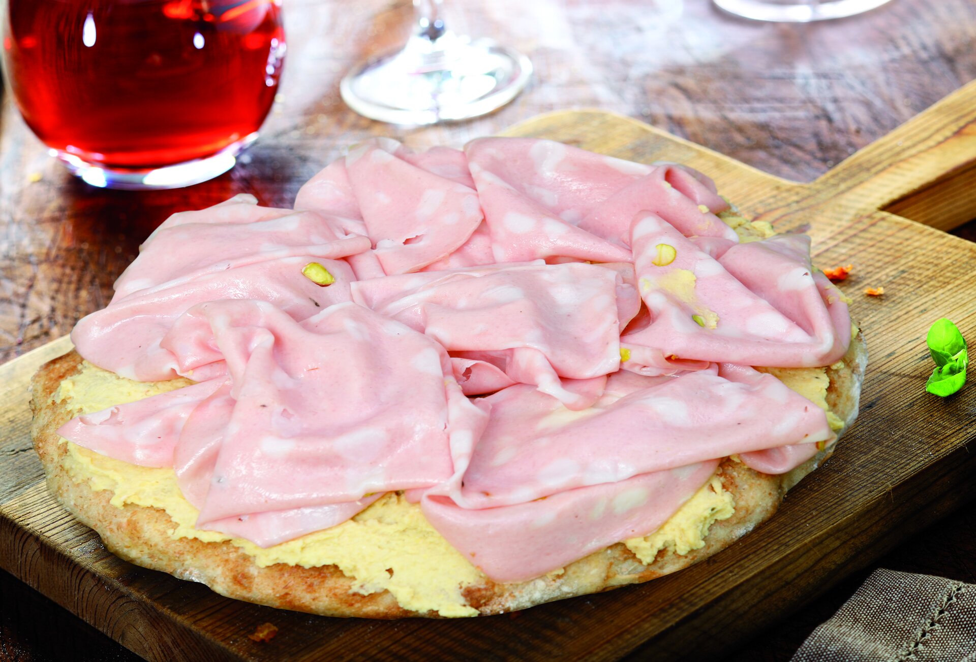 pizza-con-crema-di-ceci-e-mortadella-b1387-14