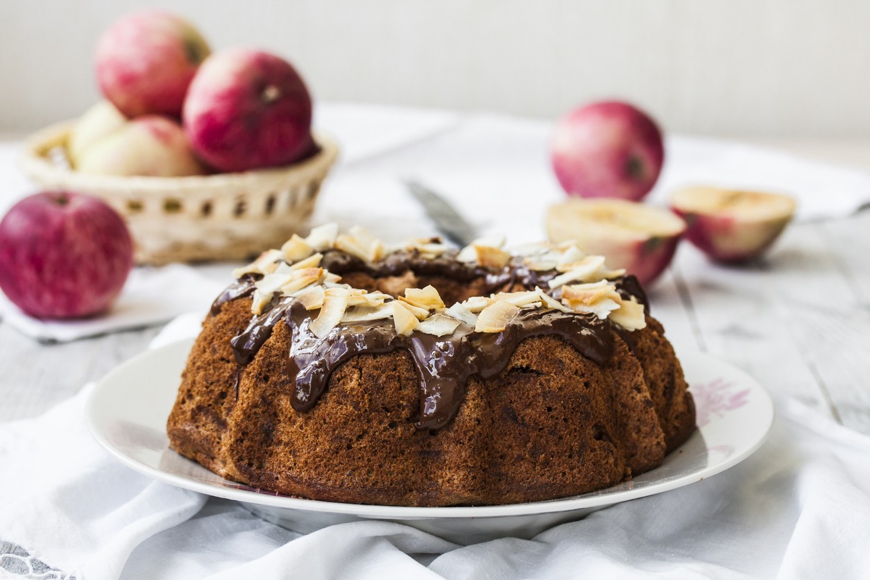 Ciambella mele mandorle e cioccolato