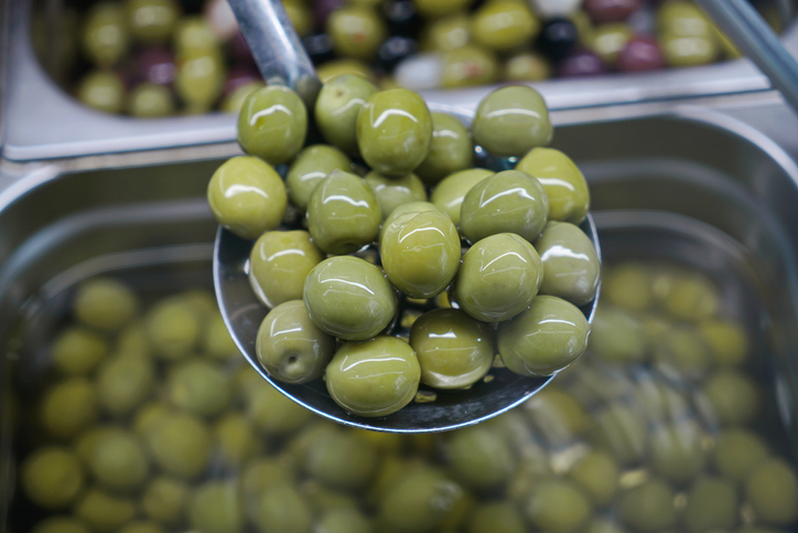 Come si fanno le olive in salamoia