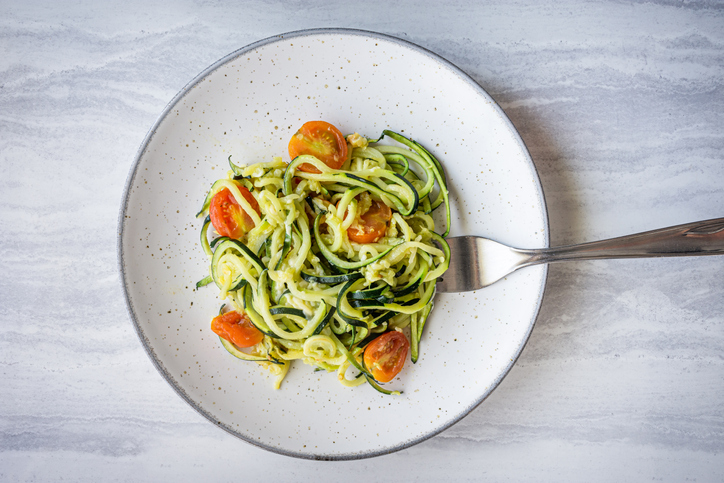 Pasta con zucchine e pomodorini