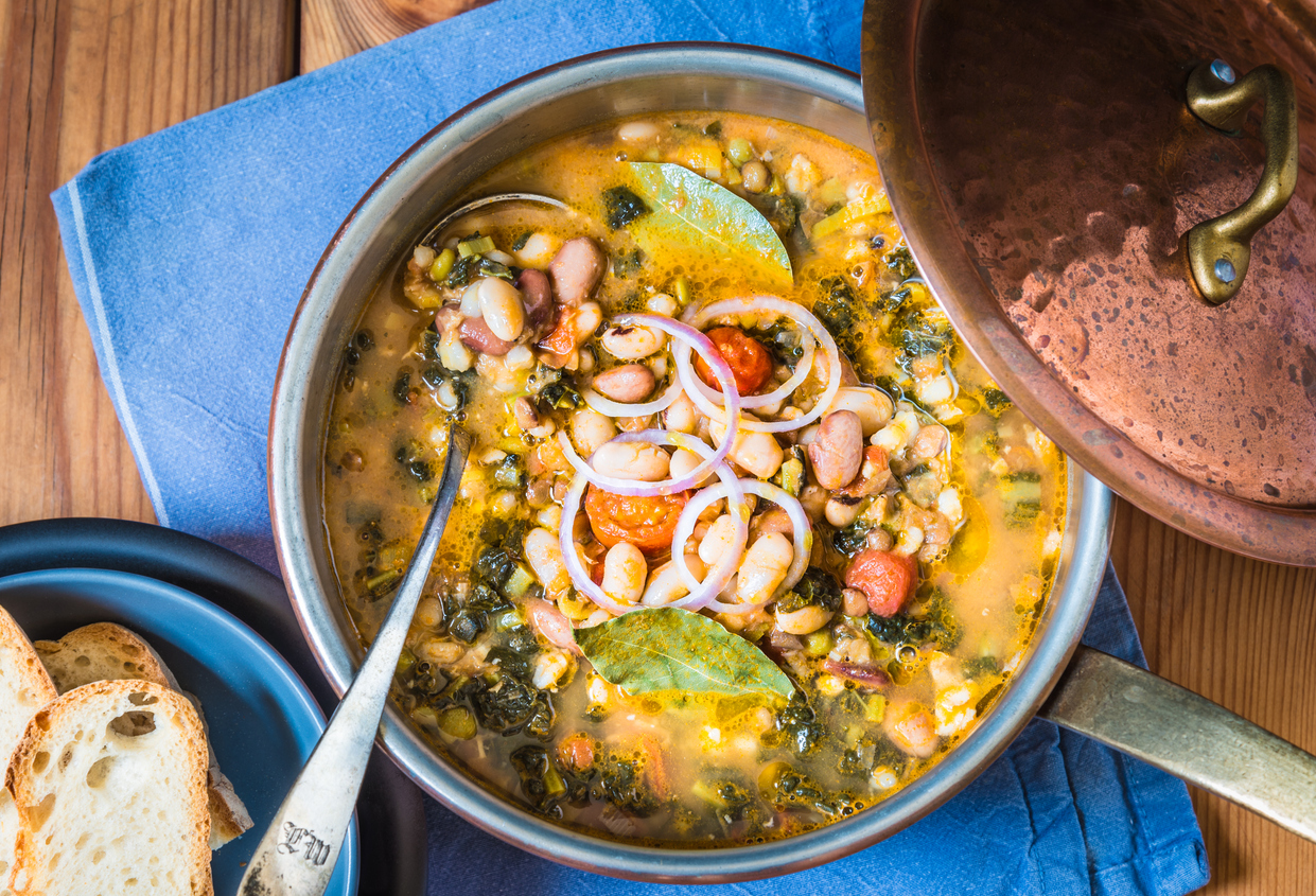 Zuppa di cavolo nero con fagioli cannellini