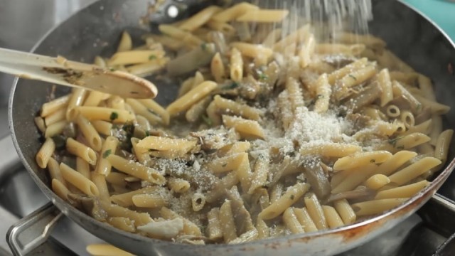 Pasta con carciofi: ricetta del primo piatto romanesco ...