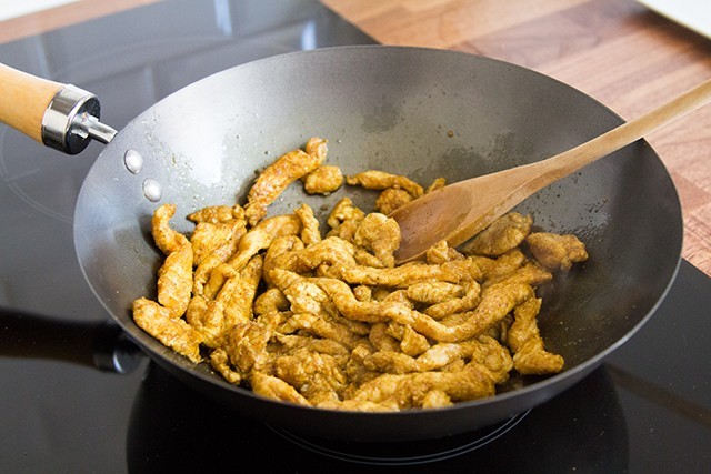 Straccetti di pollo speziati al curry | Agrodolce