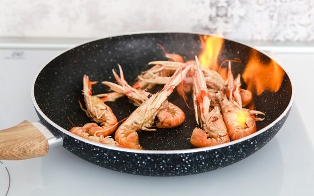 Scampi in padella pronti in 15 minuti | Agrodolce